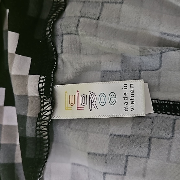 2 pair of LuLaRoe Tall & Curvy - Great Condition - Picture 4 of 11